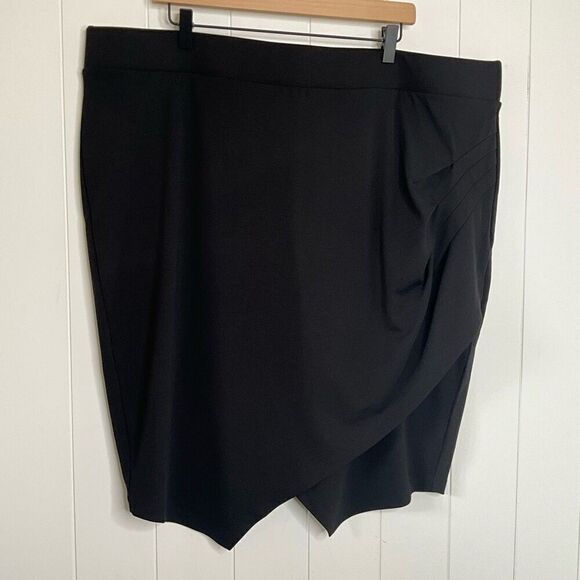 Torrid Womens Plus Size 4X Envelope Fold Over Mini Skirt Black Stretch NWT - Picture 1 of 9